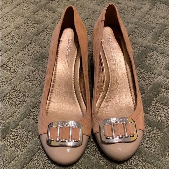 Size 6 BCBGeneration Tan Suede Wedges - Picture 2 of 3